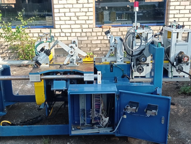 Летучая пила для торцовки в процессе сращивания