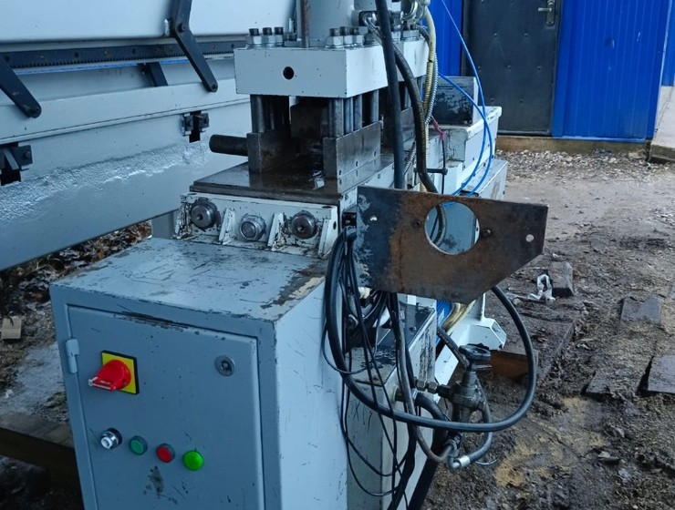 Пресс бесконечного сращивания (Болгария)